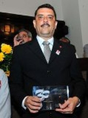 Alepe homenageia Sérgio Goiana em sessão solene