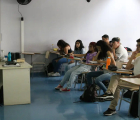 Quem educa quem?