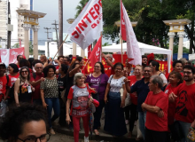 Contra a destruição e pelo clima, trabalhadores (as) ocupam as ruas do Recife