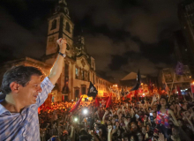 Haddad reúne 70 mil no Recife e pede dedicação para ganhar votos