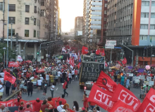 "Onda vermelha” se manifesta contra a reforma da Previdência no Recife