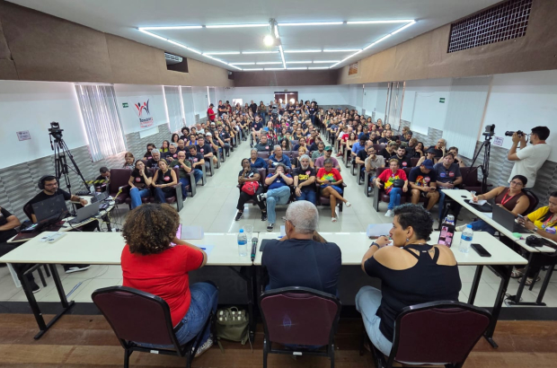 Assembleia rejeita proposta da Caixa e decide pela continuidade da greve em Pernambu